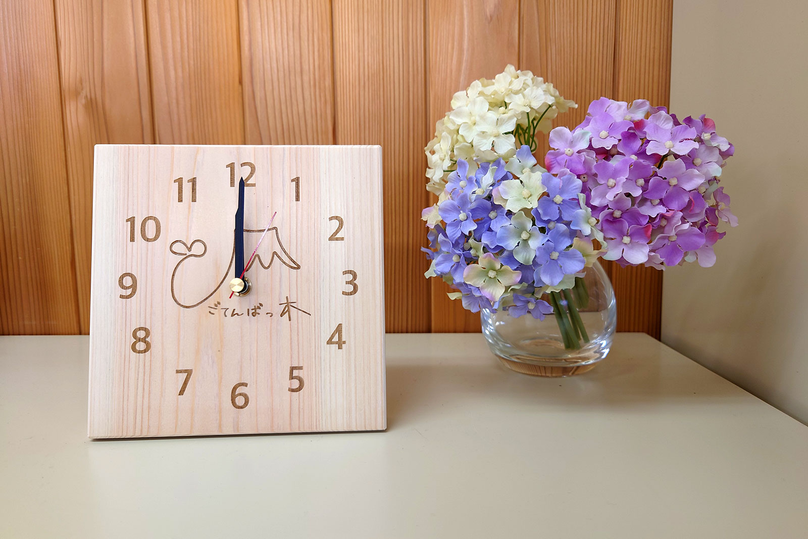 ごてんばっ木ロゴマーク入り木製時計
